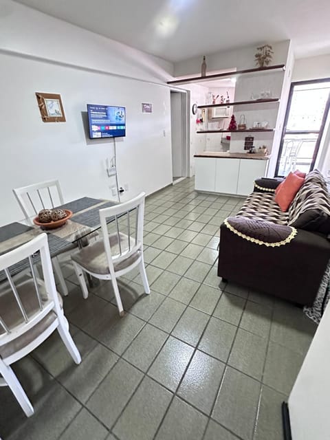 TV and multimedia, Kitchen or kitchenette, Living room, Seating area, Dining area