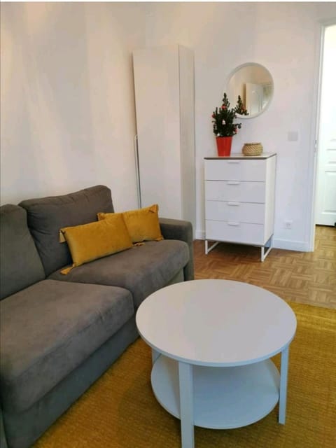 Studio bien placé pour visiter Paris Apartment in Vincennes
