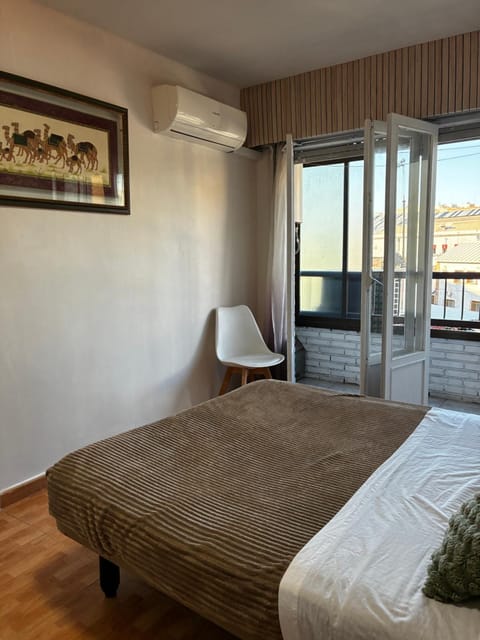 View (from property/room), Balcony/Terrace, Photo of the whole room, Bedroom, internet, air conditioner