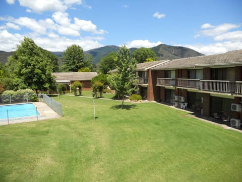 Facade/entrance, Swimming pool