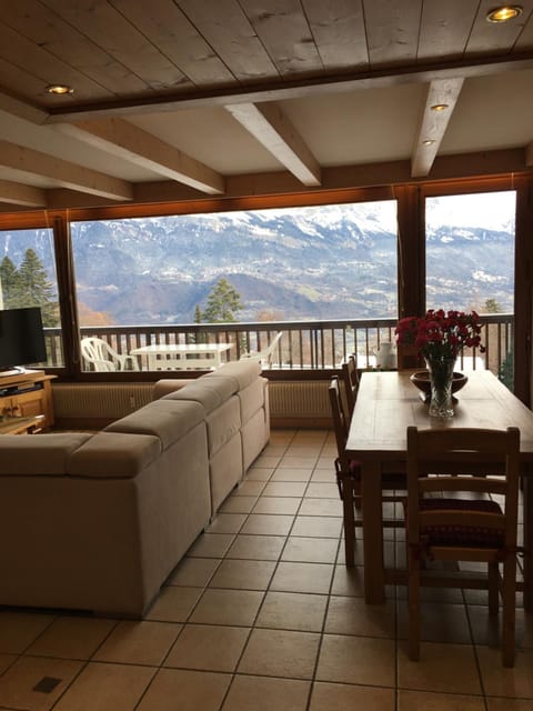 Natural landscape, View (from property/room), Balcony/Terrace, Dining area