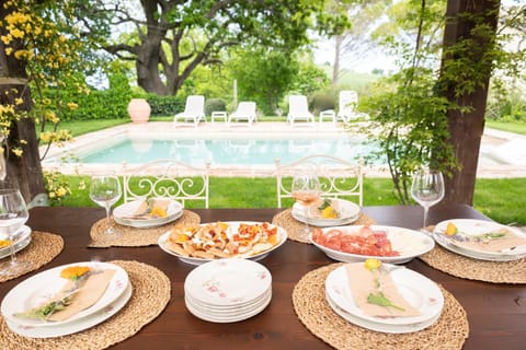 Ca' le cerque, villa surrounded by the Marche nature House in Marche