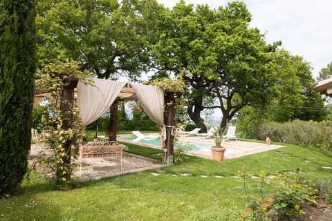 Ca' le cerque, villa surrounded by the Marche nature House in Marche