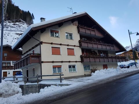 Property building, Winter