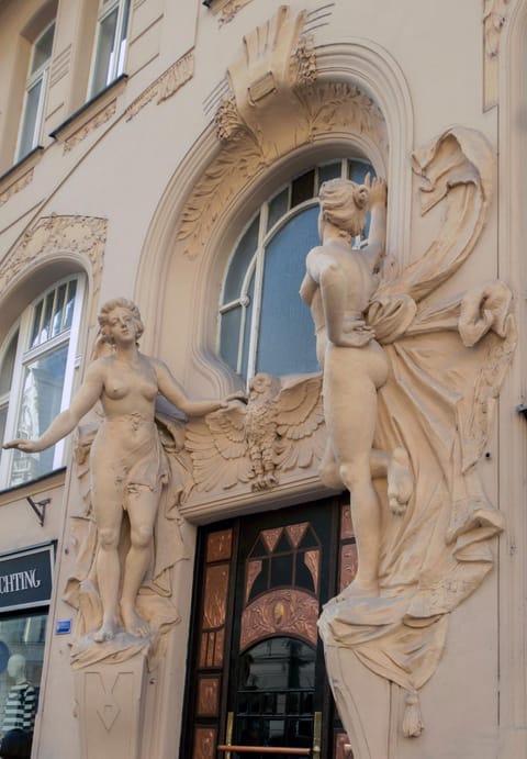 Facade/entrance
