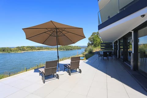 Balcony/Terrace, River view
