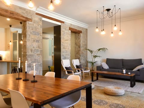 Seating area, Dining area