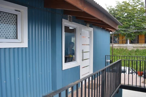 Facade/entrance, Balcony/Terrace