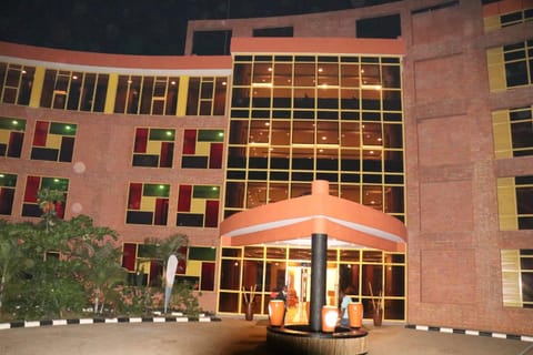 Property building, Facade/entrance