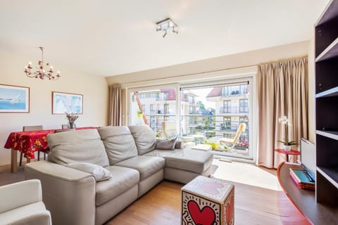 Bright apartment with 2 terraces in De Panne Apartment in De Panne
