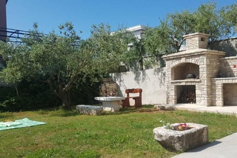 Apartment Lino Apartment in Premantura