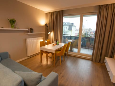 Kitchen or kitchenette, Living room, Dining area, internet