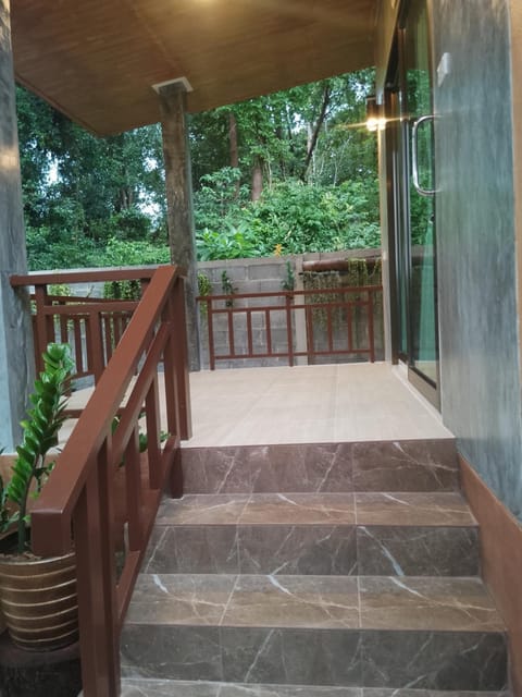 The Sun Long Beach Resort Bed and Breakfast in Sala Dan