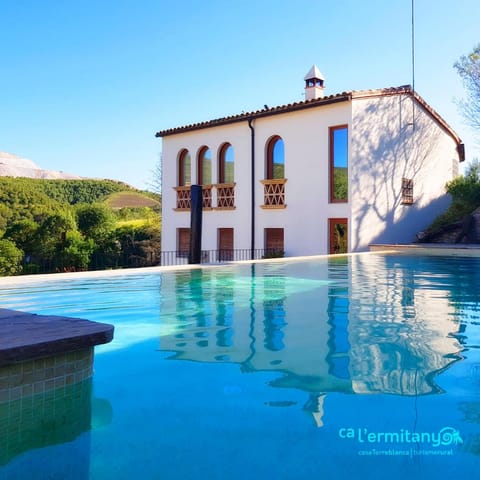 Day, Natural landscape, Mountain view, Pool view