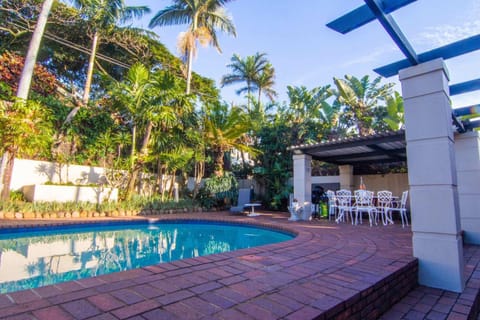 Decorative detail, Seating area, Pool view, Swimming pool