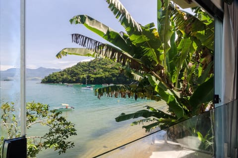 Mountain view, Sea view