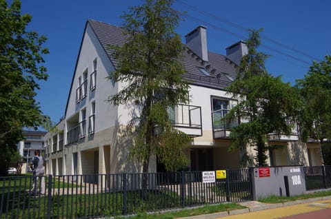 Property building, Facade/entrance, Garden