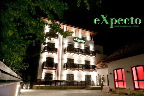 Property building, Facade/entrance, Logo/Certificate/Sign