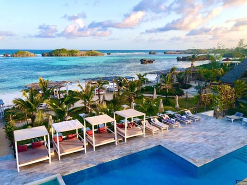 Pool view, Sea view