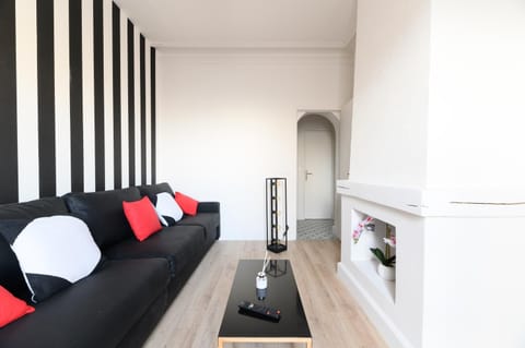 Daumier - New 2 Bdrs Flat near la Seine Apartment in Paris