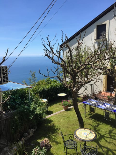 Villa L' Eco dell' 800 House in Furore