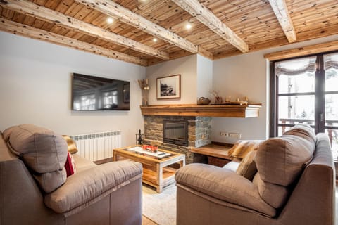 Communal lounge/ TV room, Living room