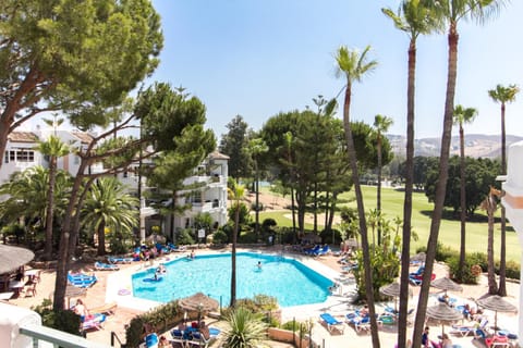 Mountain view, Pool view, Swimming pool, sunbed