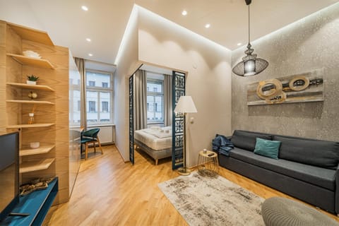 Staff, Living room
