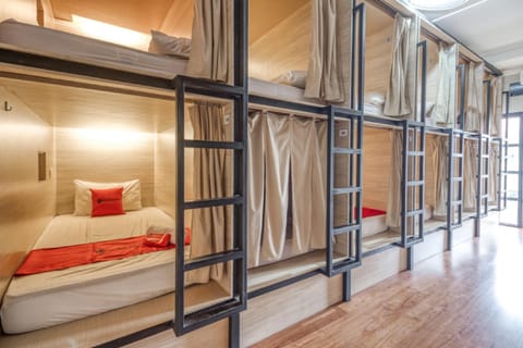 Bedroom, bunk bed