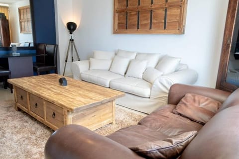 Comfy Central with Balcony and Views Apartment in Cape Town