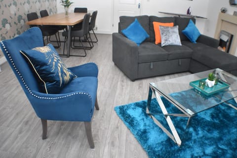 Four Chimneys House House in Huntingdonshire District