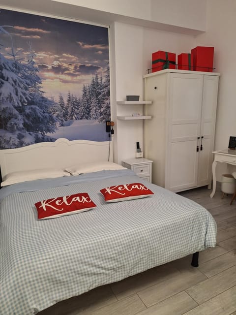 Bed, Photo of the whole room, Bedroom, towels, wardrobe