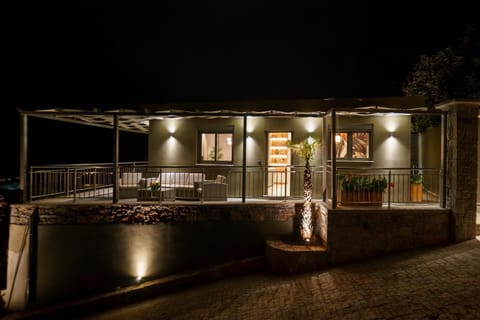 Property building, View (from property/room), Balcony/Terrace