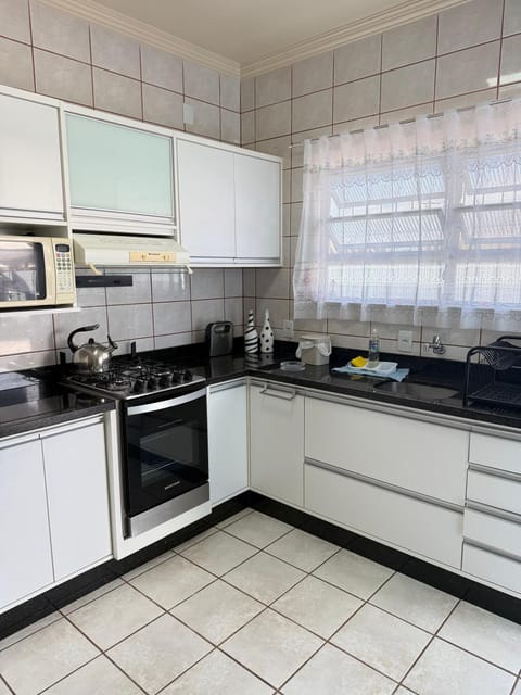 microwave, oven, stove, toaster, kitchen