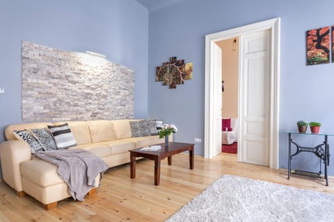 Living room, Photo of the whole room