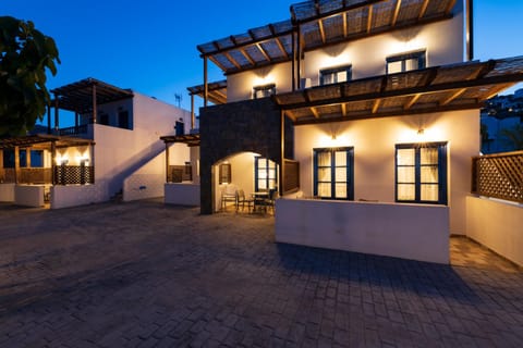 Property building, Location