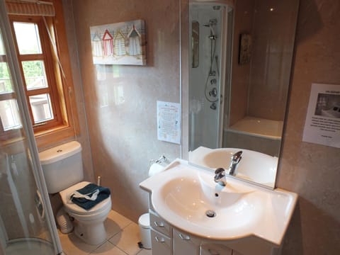 Oaks Log Cabins Cabin in Swanage