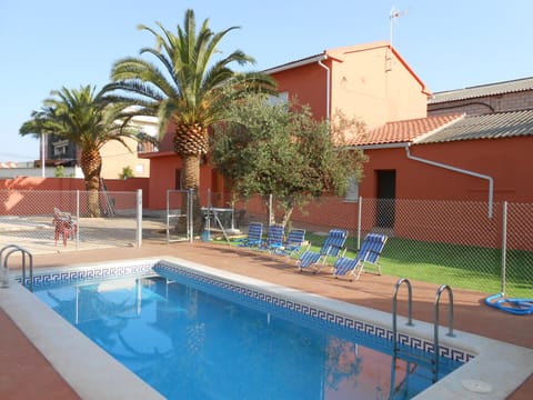 Swimming pool, Swimming pool