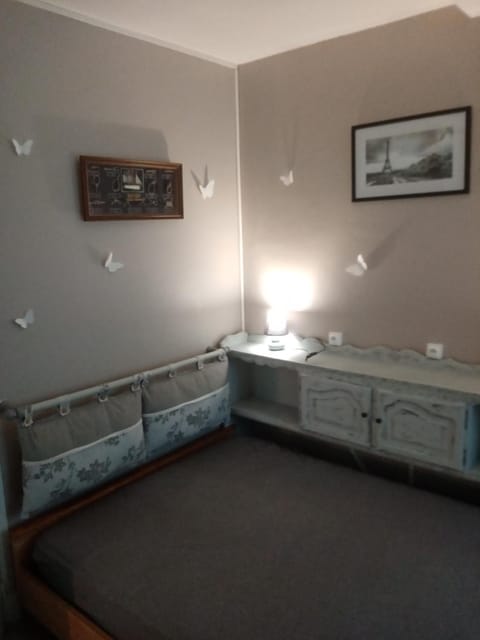 studio au pied de la cathedrale notre dame Apartment in Hauts-de-France