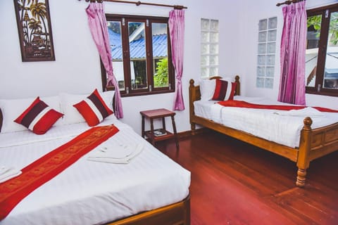 Pranee Bungalow Hostel in Ko Tao