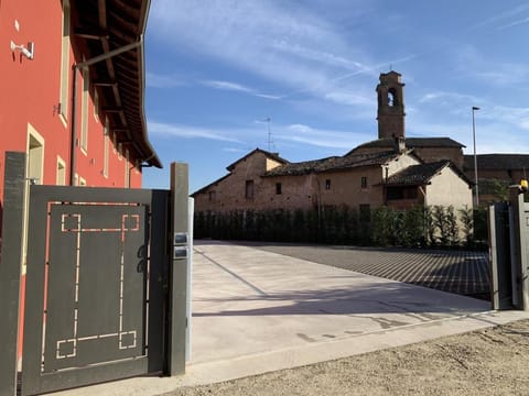 Day, Neighbourhood, Pets, Sports