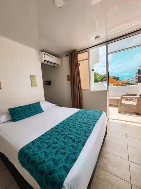 Bed, Photo of the whole room, Bedroom, air conditioner
