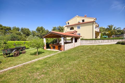 Apartments Gilly 1 Apartment in Premantura