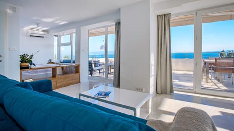 Adriatic Azur Penthouse Apartment in Split