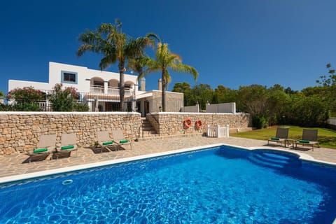 Property building, Day, Garden, Garden view, Pool view, Swimming pool, sunbed