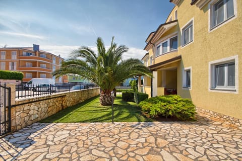 Apartments Gilly 2 Apartment in Premantura