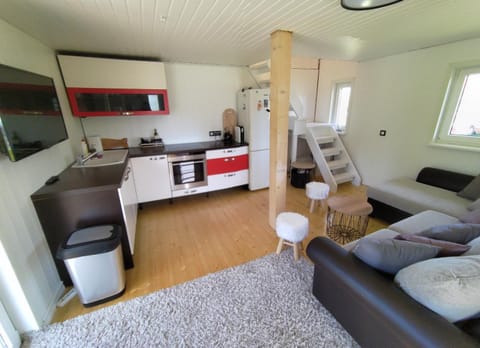 TV and multimedia, Kitchen or kitchenette, Living room