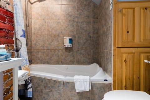 A Hidden Gem Bed and Breakfast Bed and Breakfast in Windsor