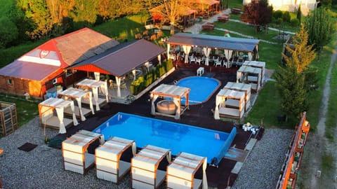 Brvnare Rodjak sa sela Nature lodge in Serbia