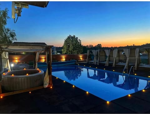 Brvnare Rodjak sa sela Nature lodge in Serbia